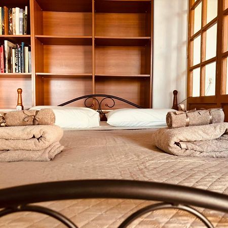 Bibliotheque Vintage Studio & Easy Garden Heraklion  Bagian luar foto